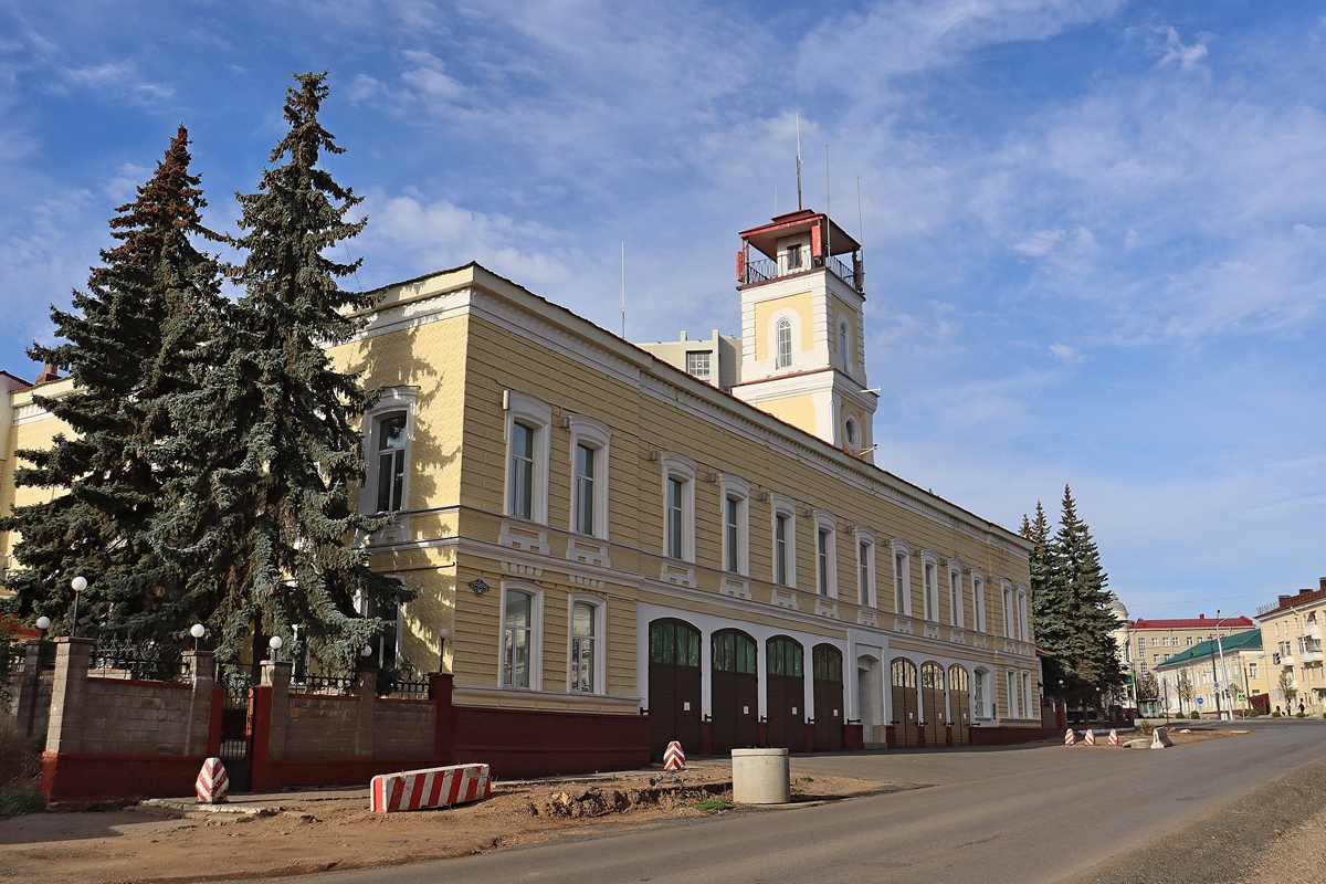 Уфа, пожарная часть с каланчой на улице Октябрьской революции, 14 Уфа, пожарная часть с каланчой на улице Октябрьской революции, 14