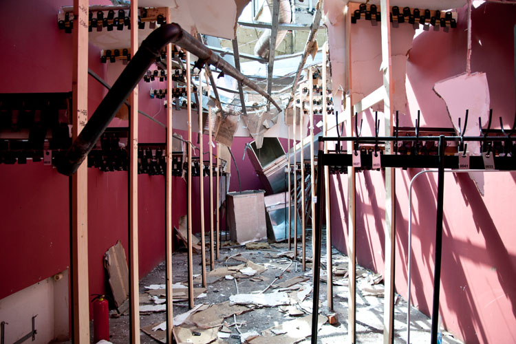 Снос ночного клуба «Гауди», июнь 2013 года