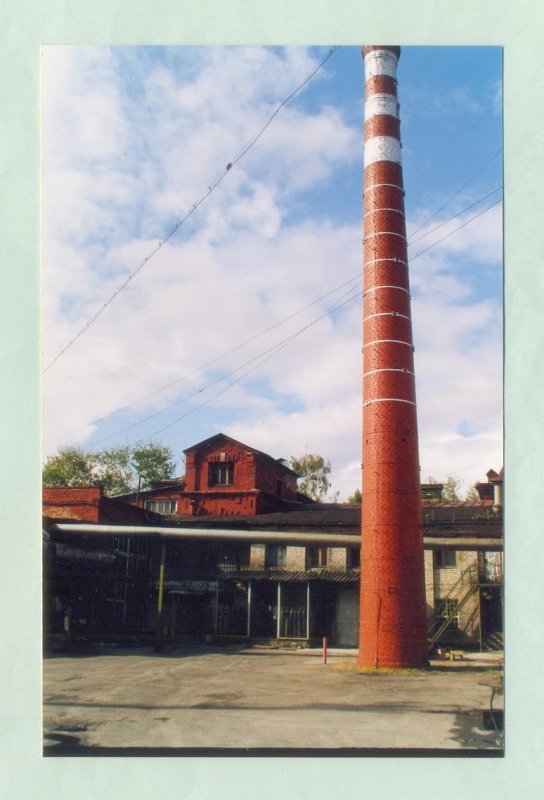 Толкачев В.М. Город Сызрань, территория ликеро-водочного завода, 2002 г.