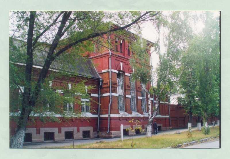 Толкачев В.М. Город Сызрань, ликеро-водочный завод, 2002 г.