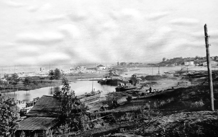 Старый Пучеж. Начало заполнения водохранилища, середина 1950-х гг.