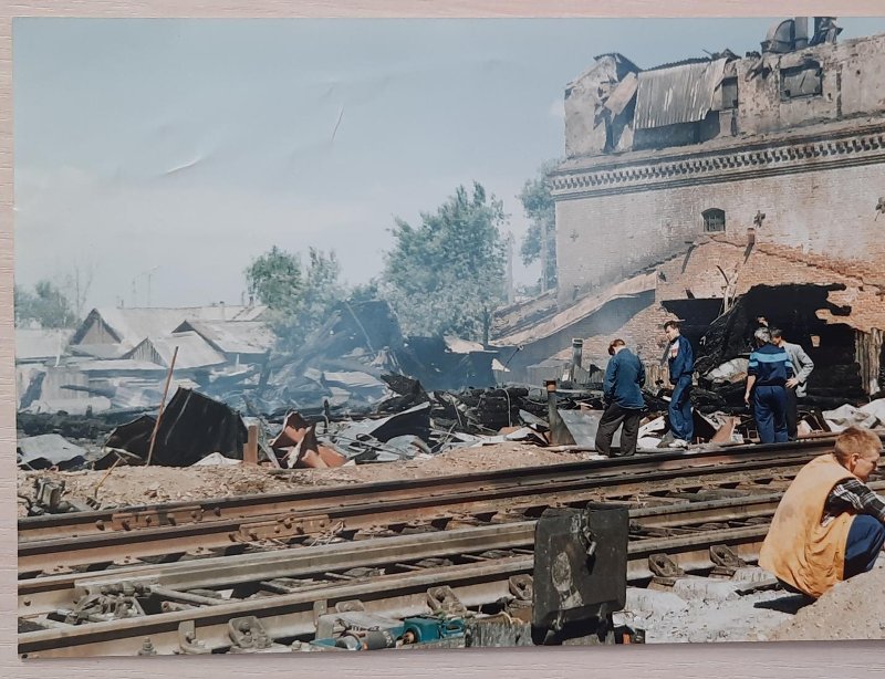 Разборка элеватора после пожара в Ряжске, 1996 г.