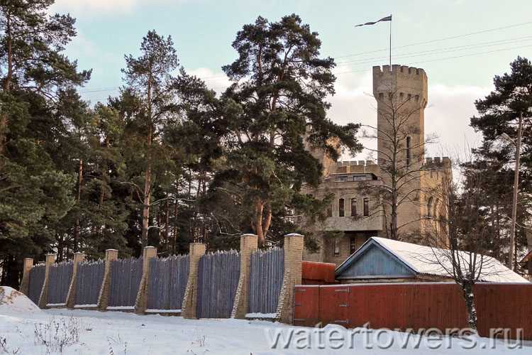 Замок в Снегирях