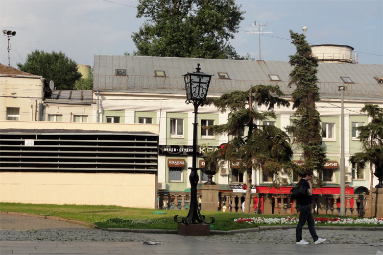 Два копра на Славянской площади