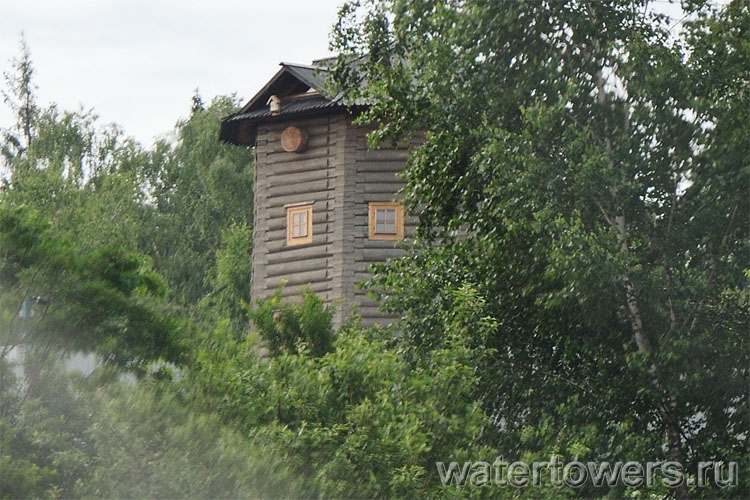 Бревенчатая башня на Новой Риге Бревенчатая башня на Новой Риге