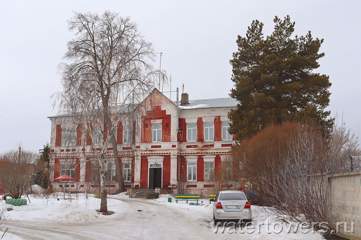 Административный корпус спиртзавода в селе Новый Буян