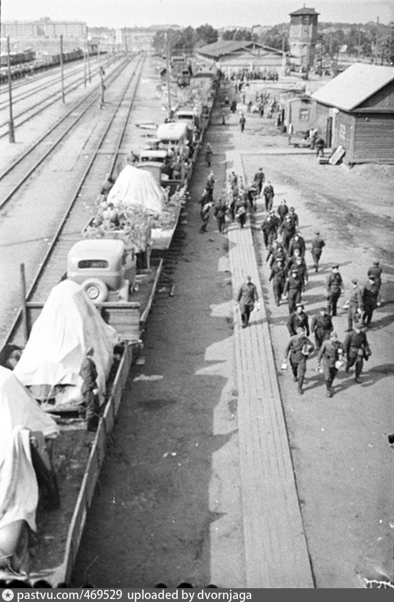 Погрузка военной техники на станции Нара, 1941 год
