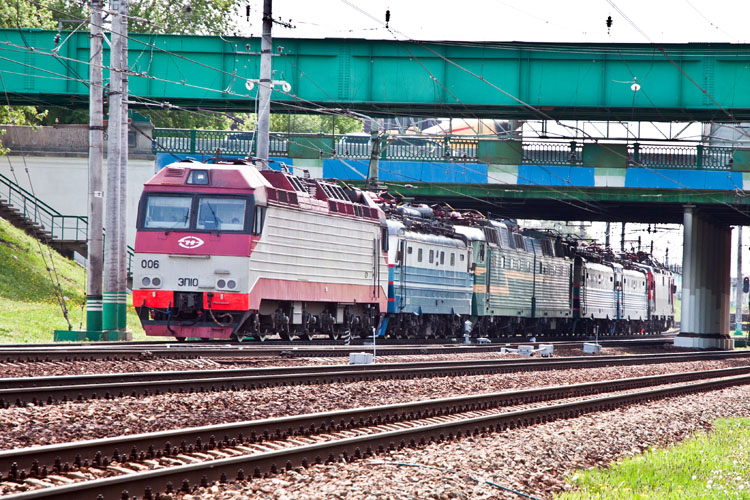 Электровоз ЭП10-009 в Перово
