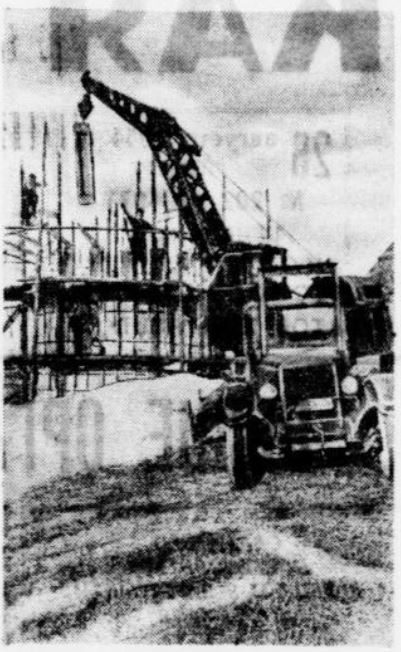 Строительство силосной башни в колхозе «Красный колос», 1954 г.