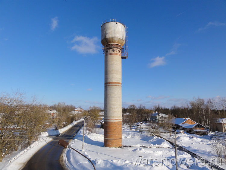 Бесшатровая водонапорная башня в Глебовском