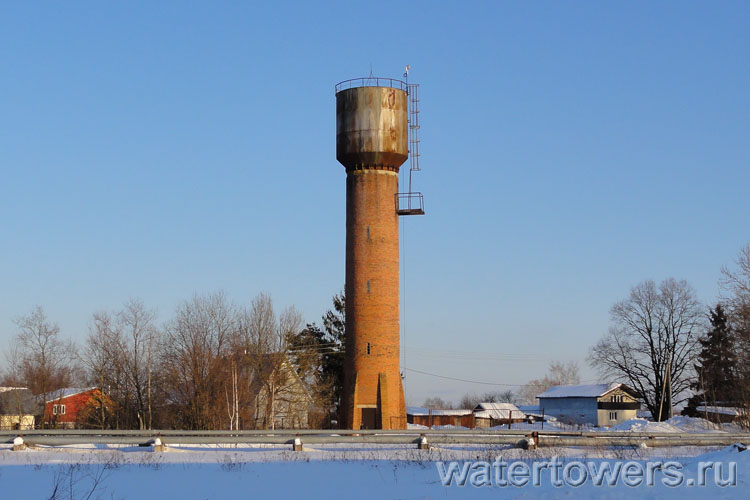 Бесшатровая водонапорная башня в Алехново
