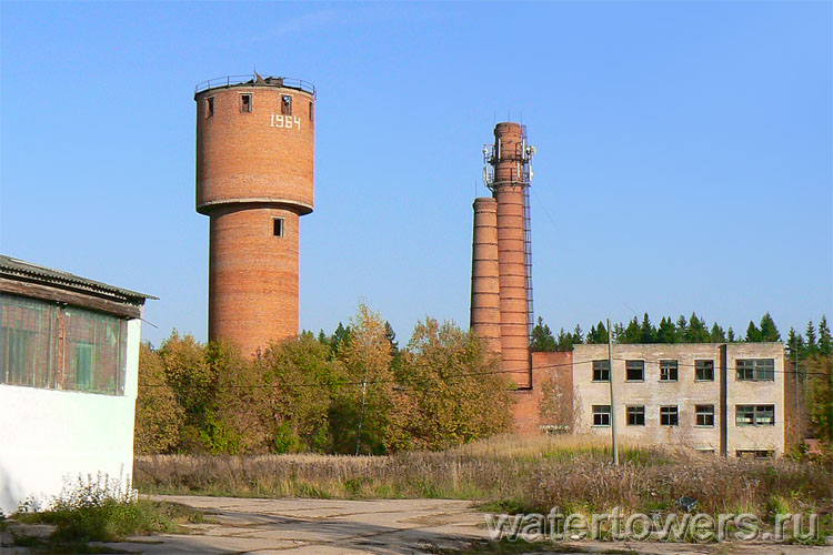 Кирпичная водонапорная башня в Кривцово