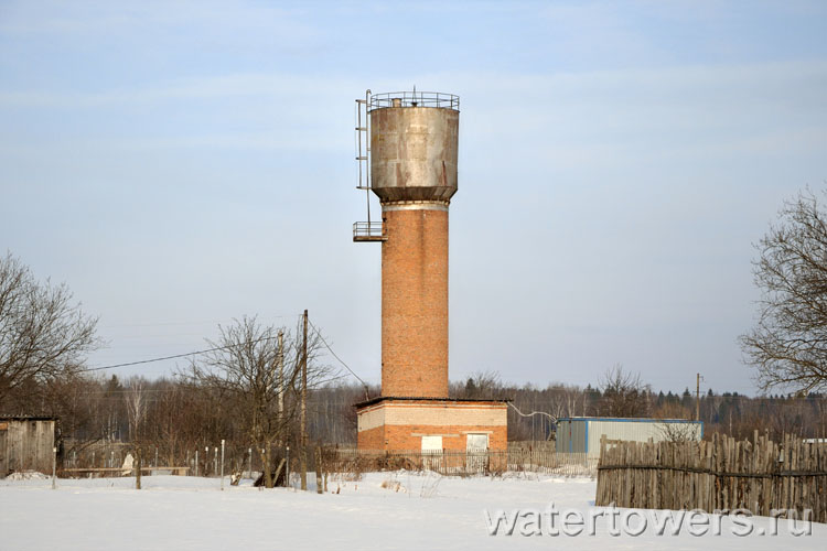 Бесшатровая водонапорная башня в Раменье