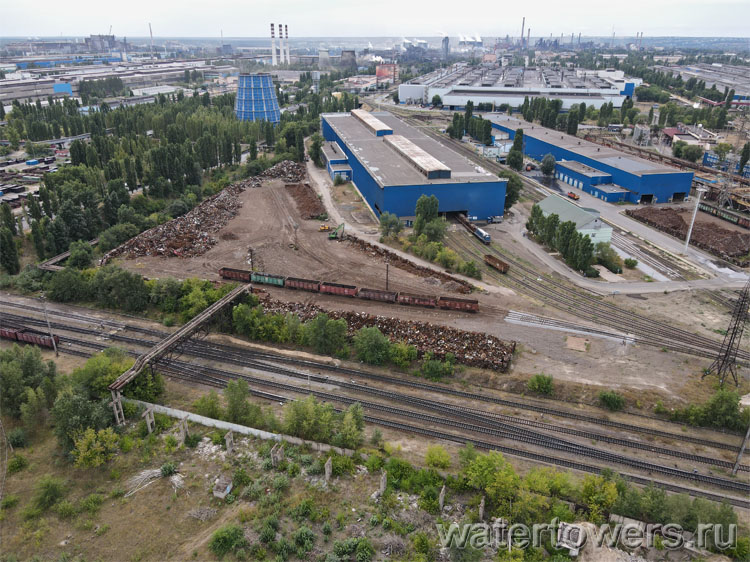 НЛМК, станция Скрапобаза-1 и синие корпуса копрового цеха