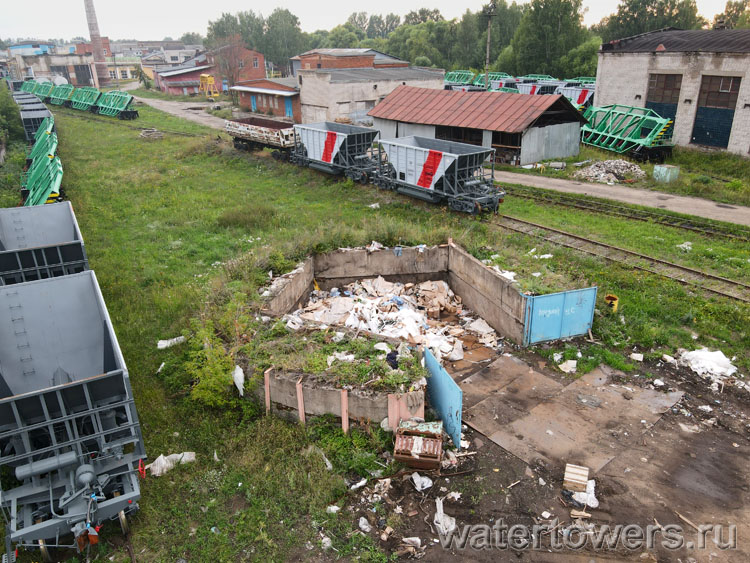 Железобетонный фундамент снесенной шуховской водонапорной башни Ярославского вагоноремонтного завода