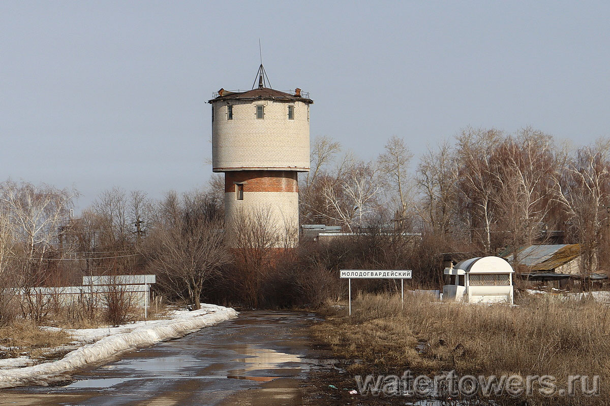 Водонапорная башня в поселке Молодогвардейский