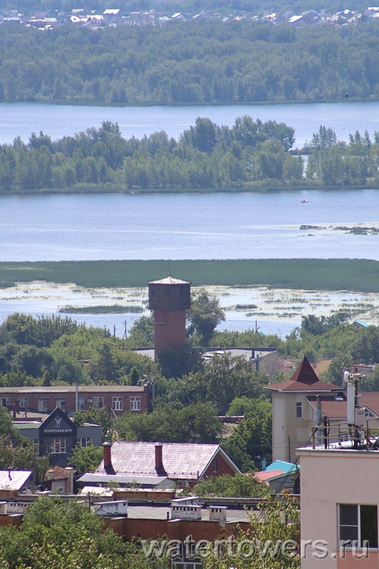 Водонапорная башня с деревянным шатром в пятом поселке Киркомбината (Самара)