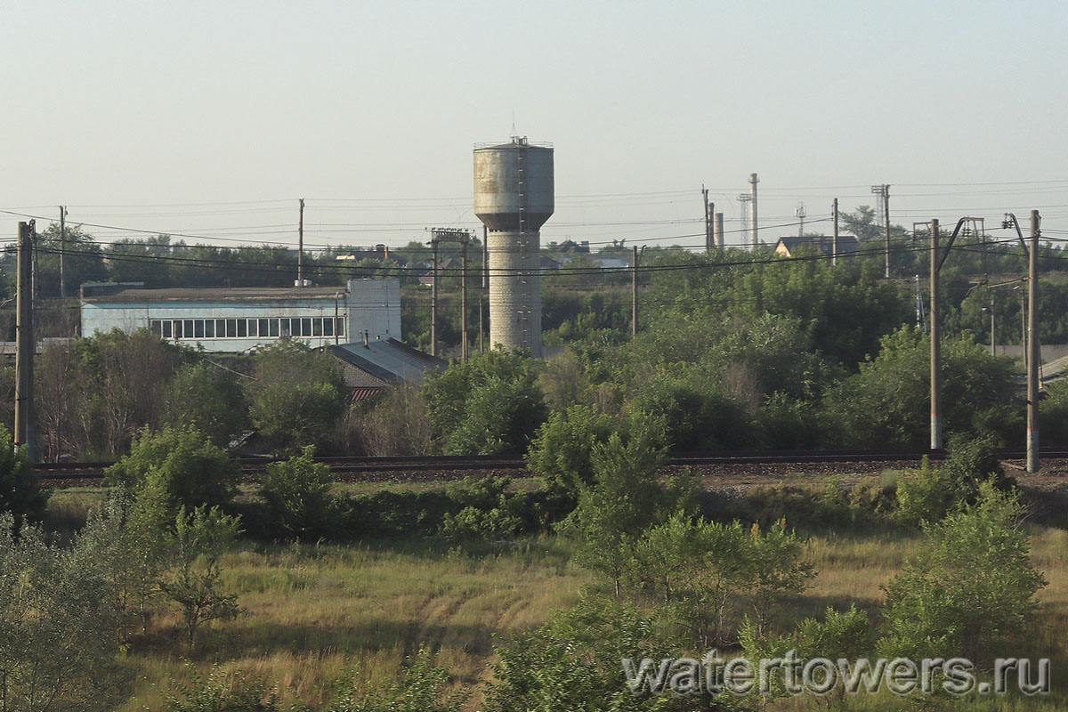 Бесшатровая водонапорная башня на окраине Сызрани