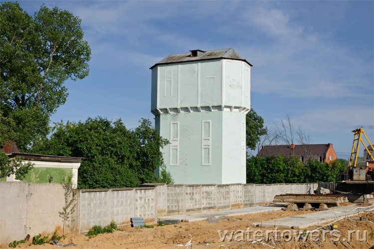 Станция Голицыно, водонапорная башня на два бака Станция Голицыно, водонапорная башня на два бака