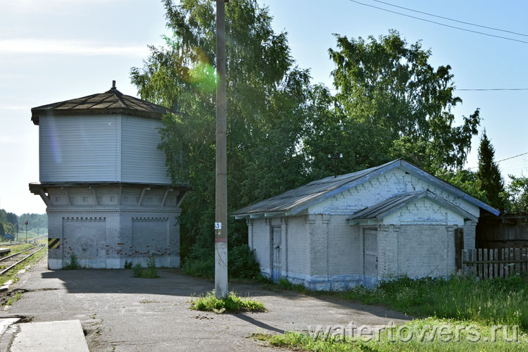 Горкино, станционные постройки