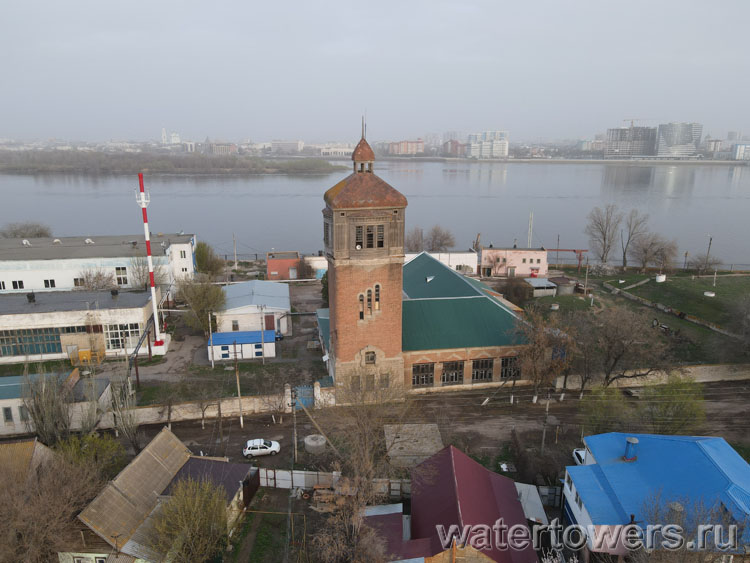 Астрахань, водонапорная башня в Трусово, вид сверху