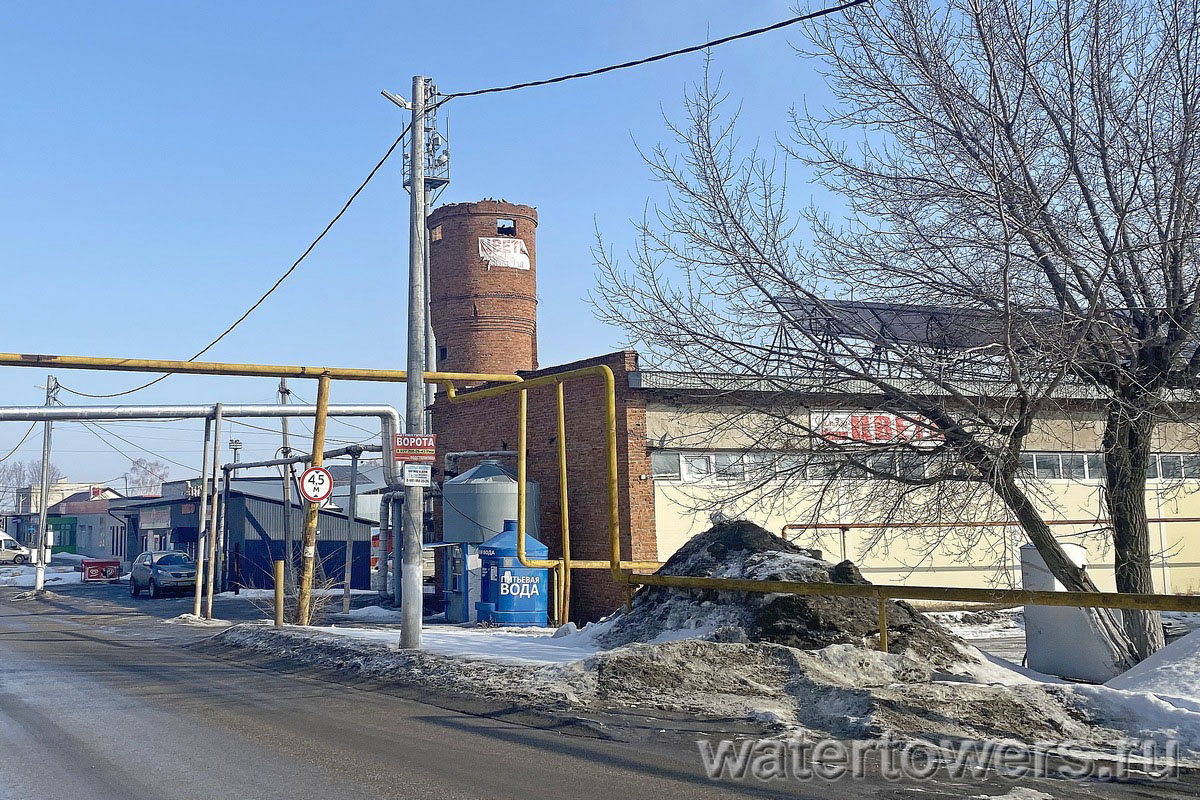 Кирпичная водонапорная башня в Верхней Подстепновке