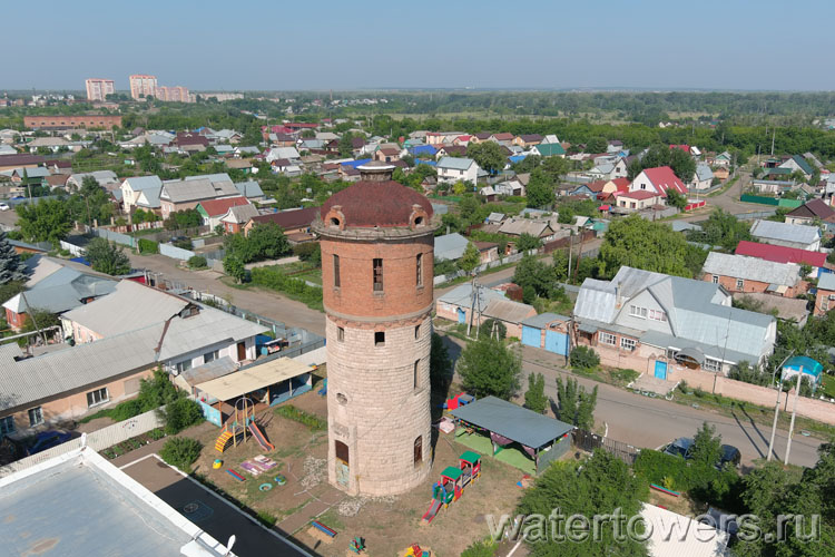 Оренбург, водонапорная башня на Калининградской улице, вид сверху