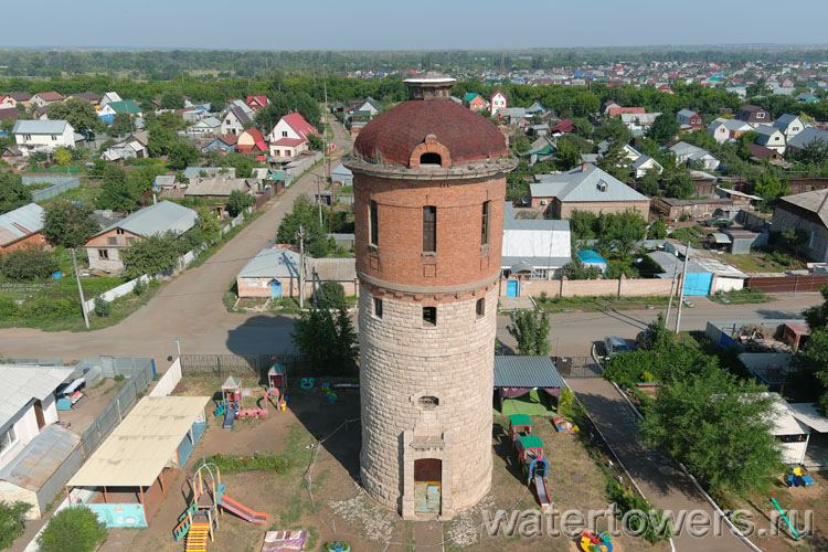 Оренбург, водонапорная башня на Калининградской улице, вид сверху