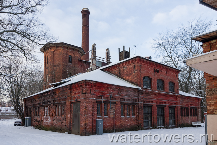 Водонапорная башня силовой станции старинной больницы