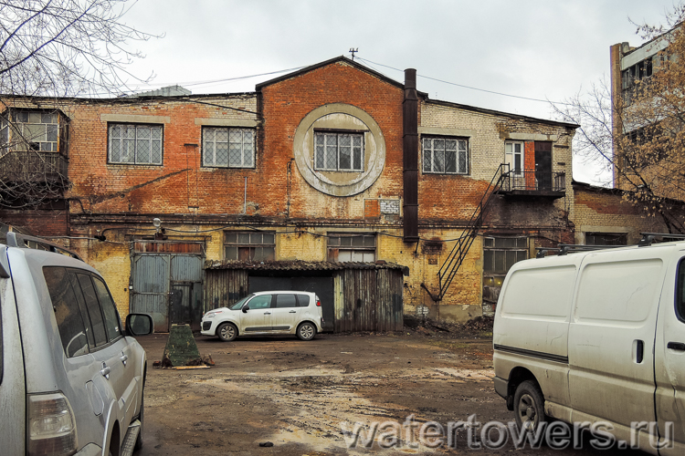 Снесенная желтая водонапорная башня на Большой Почтовой улице