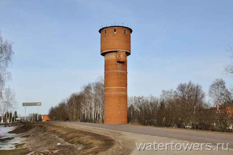 Кирпичная водонапорная башня в Шеметово