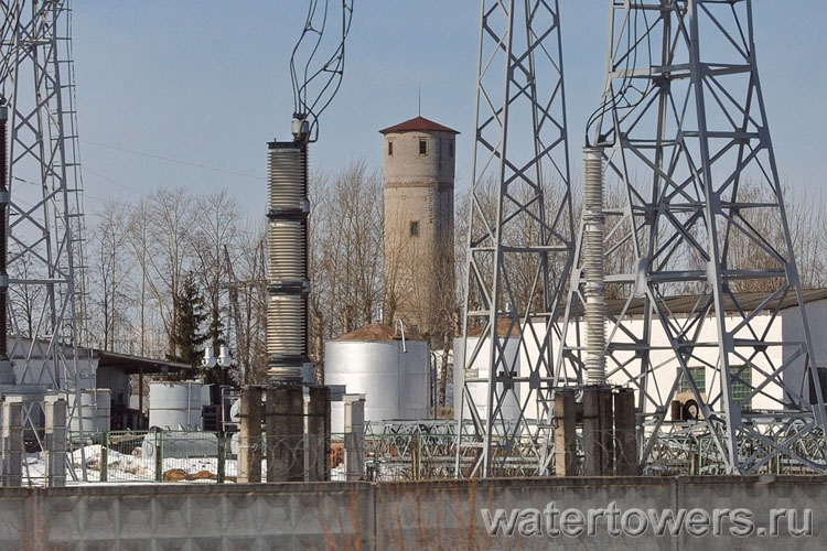 Водонапорная башня на окраине Михайлова