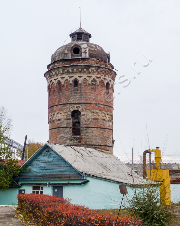 Старинная водонапорная башня в локомотивном депо Саратов 1871 года постройки
