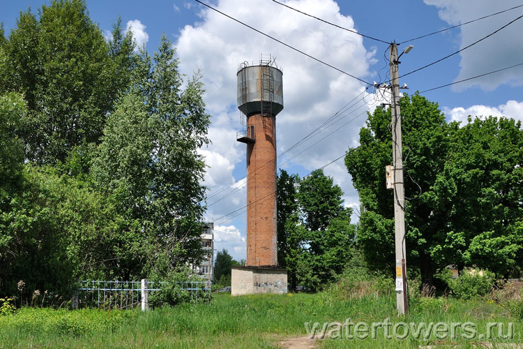 Водонапорная башня в поселке Столбовая