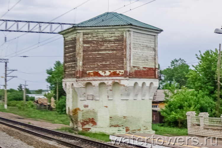 Вид башни с юго-восточной стороны /// View of the tower from the south-east