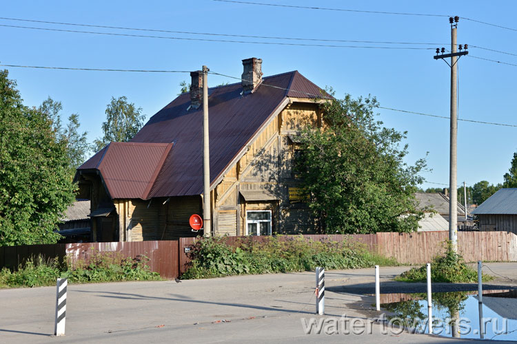 Жилой дом станционных агентов на станции Обозерская