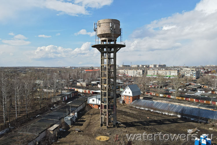 Железобетонная водонапорная башня на окраине Тамбова Железобетонная водонапорная башня на окраине Тамбова