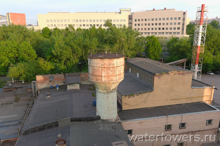 Водонапорная башня московского завода «Фили-Кровля», вид сверху