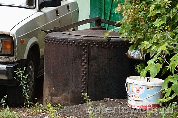 Водоподъемное здание станции Рязань-I Клепаный бачок во дворе