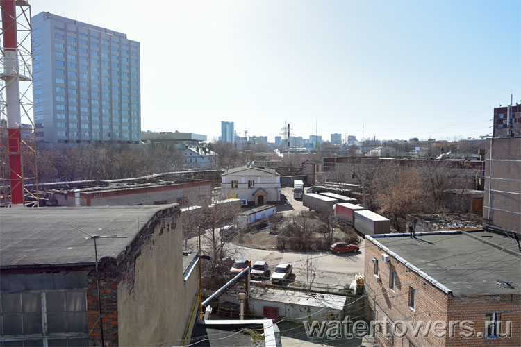 Водонапорная башня московского завода «Фили-Кровля», вид из окна