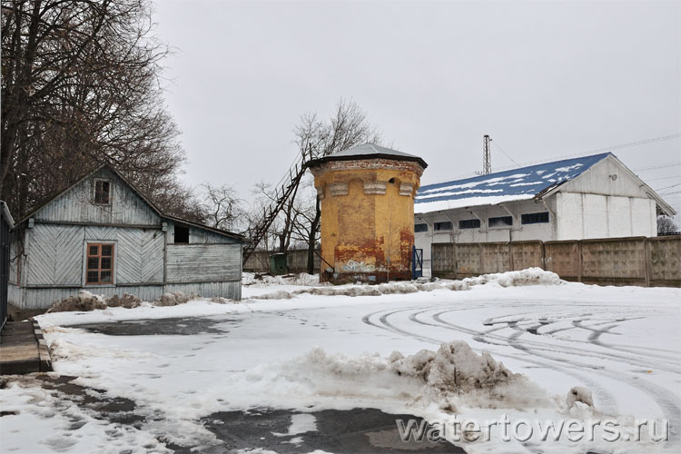 Водонапорная башня станции Нара и станционные постройки