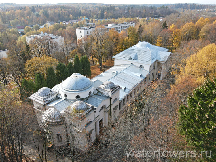 Главный дом санатория Гликерии Алексеевны Каратаевой с домовой церковью, 1910-е гг: Главный дом санатория Гликерии Алексеевны Каратаевой с домовой церковью, 1910-е гг: