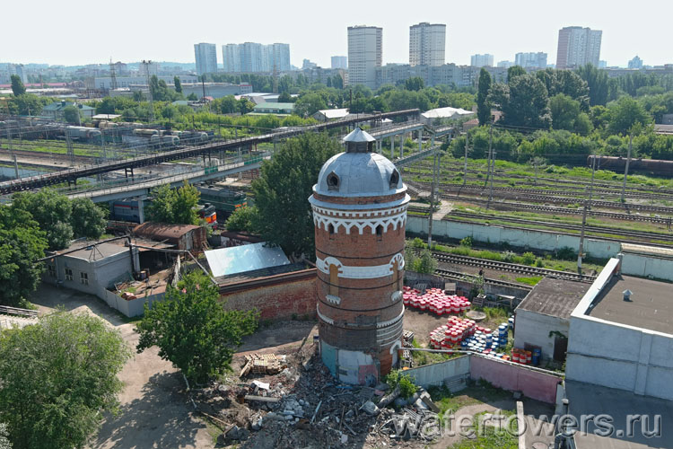 Старинная водонапорная башня в локомотивном депо Саратов