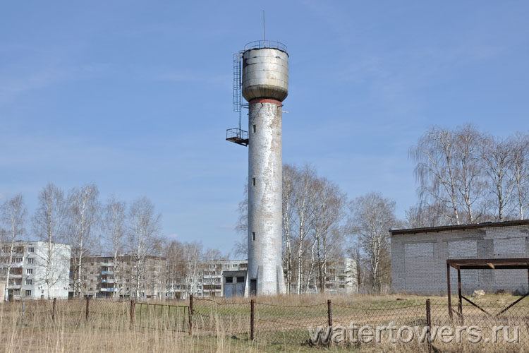 Бесшатровая водонапорная башня в Старом Мелкове Бесшатровая водонапорная башня в Старом Мелкове
