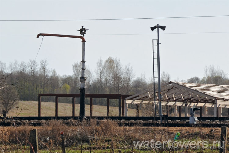 Паровозная колонка на станции Зубцов, 2014 год Паровозная колонка на станции Зубцов, 2014 год