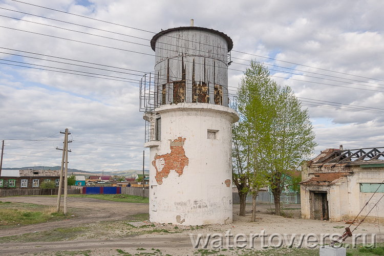 Дореволюционная водонапорная башня на ст. Маккавеево