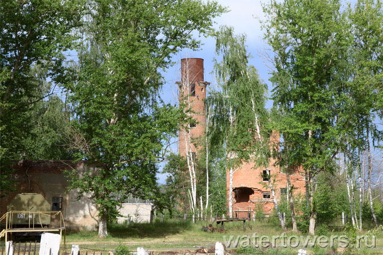 Заброшенная водонапорная башня в Щурово