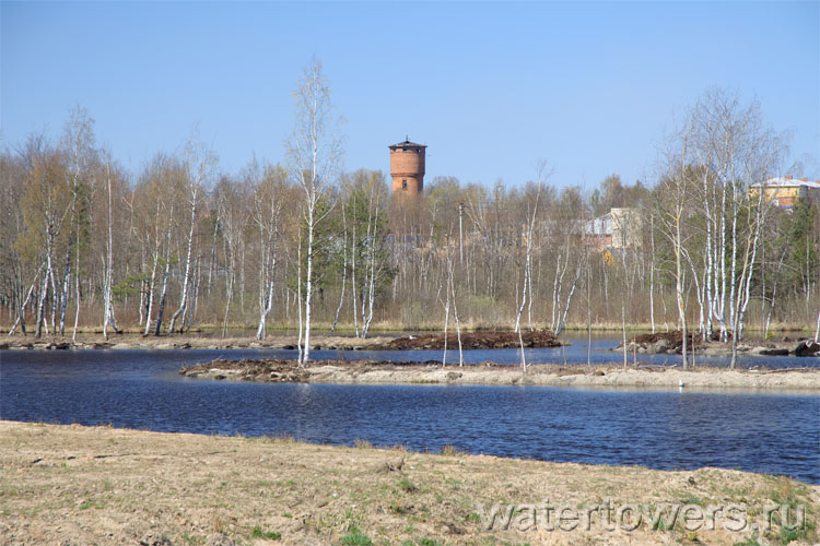 Кирпичная водонапорная башня в Шаховской